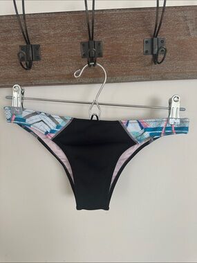 Discontinued- Victoria’s Secret Swim “The Itsy” Bikini Bottom